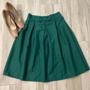 High waisted emerald skirt